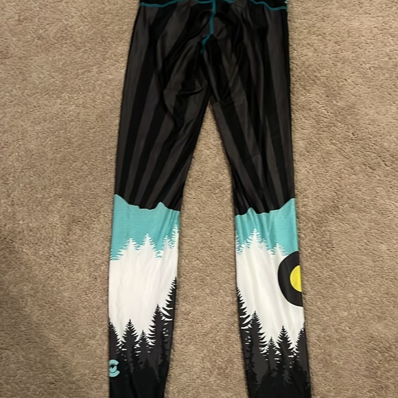 Colorado Threads Mountainscape Flag Leggings M - Picture 2 of 4
